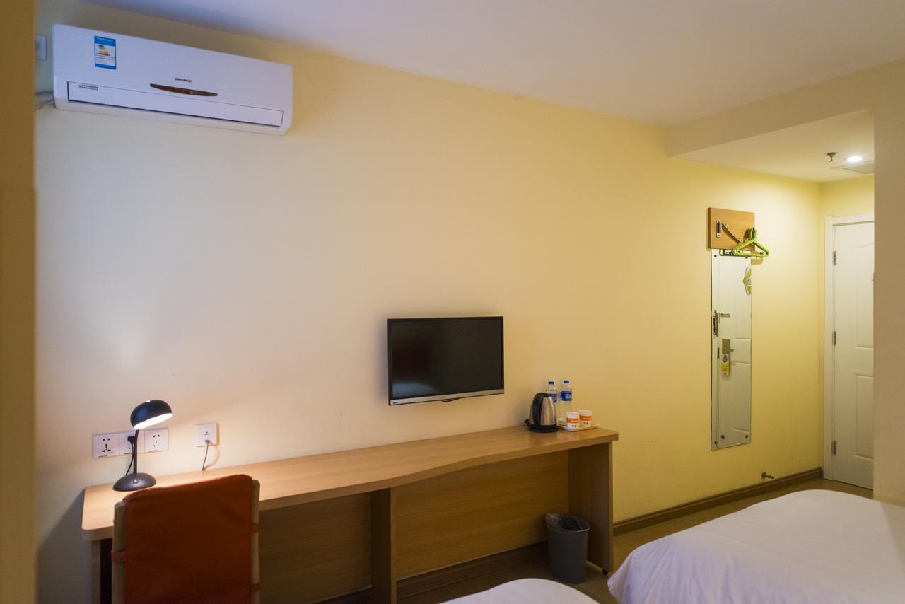 Home Inn Shanghai Hongqiao Terminal Jinshajiang Road Changfeng Bagian luar foto